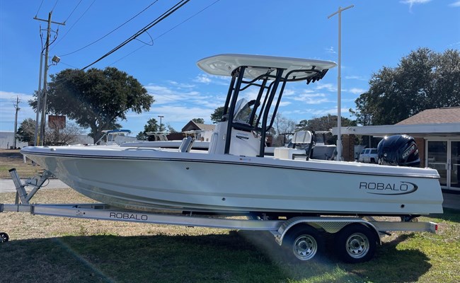2026 Robalo 226 Cayman Ice Blue